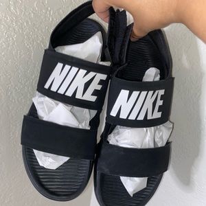 only wore once and order myself another pair due to these ones being big! (: